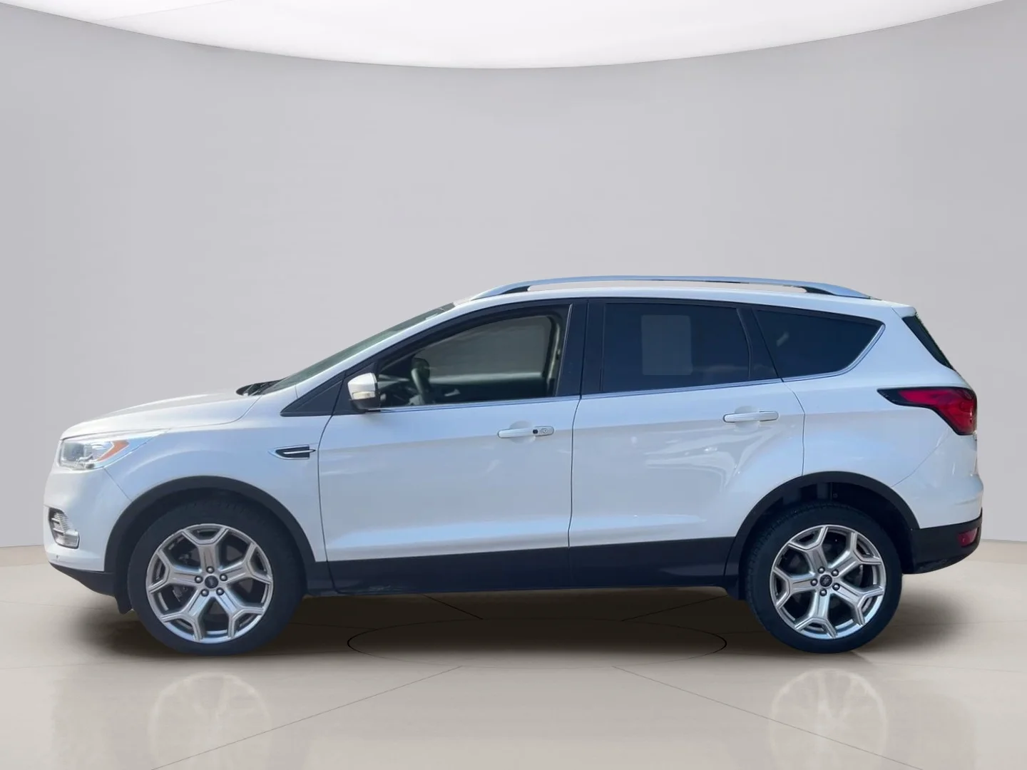 Used 2019 White Ford  image 2