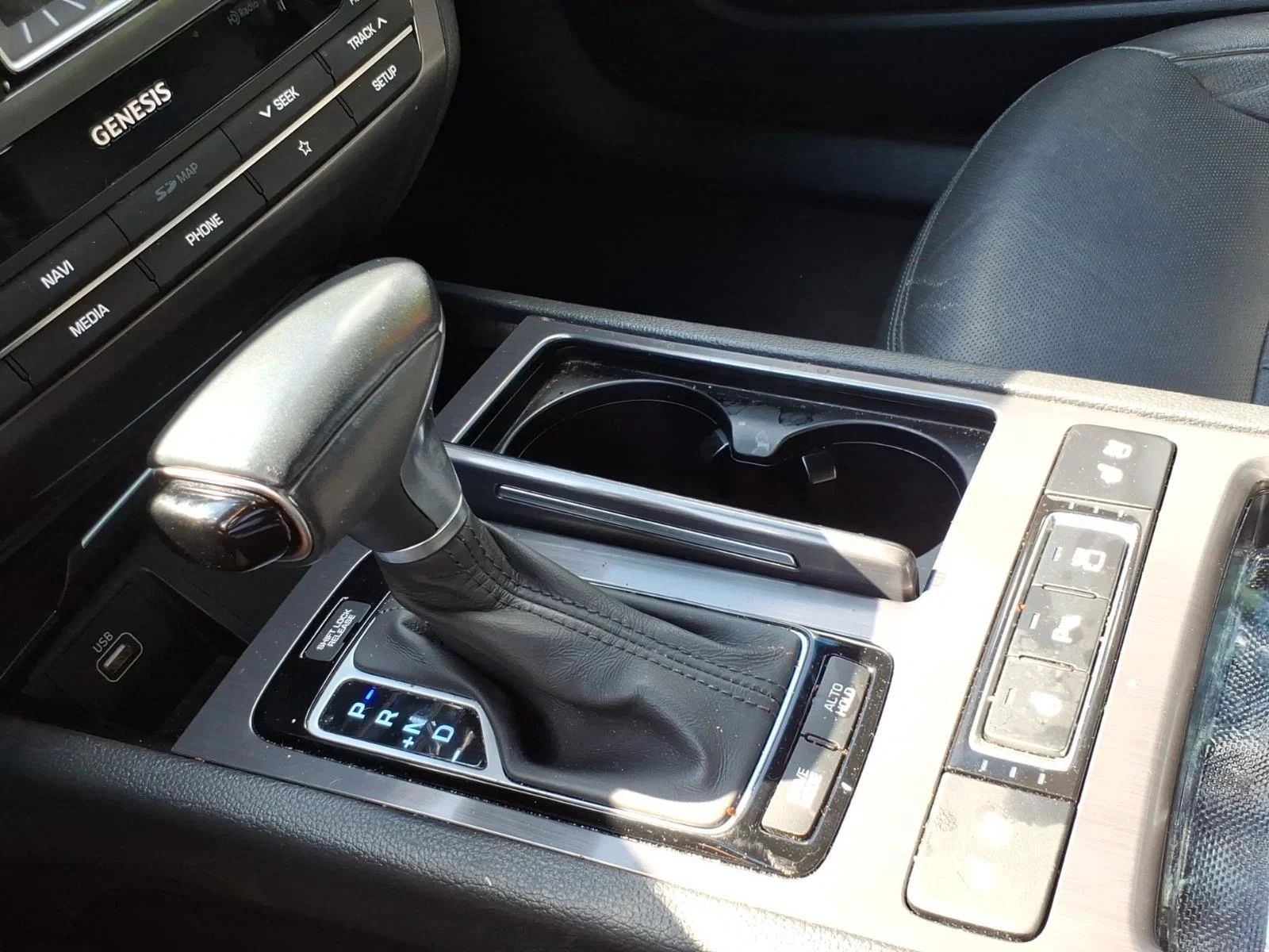 Used 2020 Havana Red Genesis 3.8L image 22
