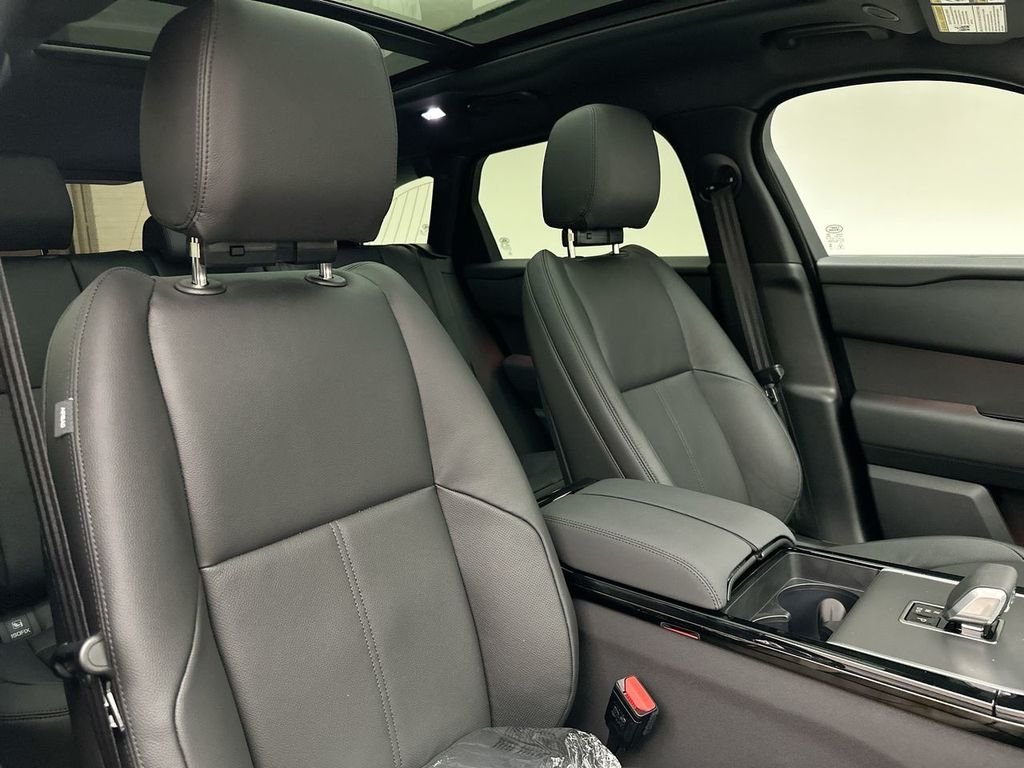New 2026 Fuji White Land Rover S image 6