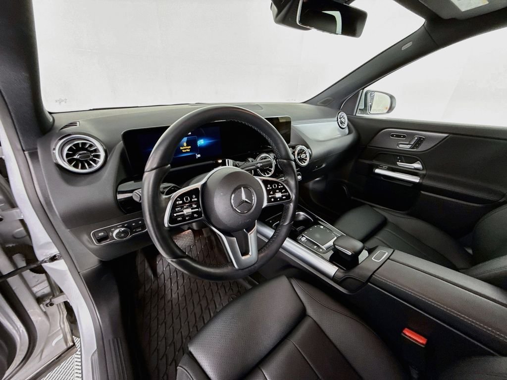 Used 2023 Silver Mercedes-Benz GLA 250 image 4