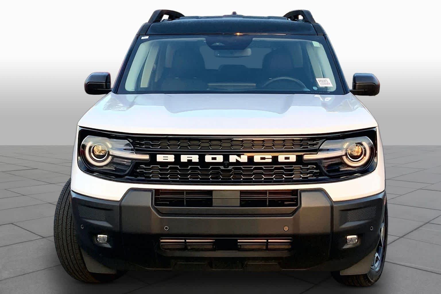 Used 2025 Oxford White Ford Outer Banks image 4