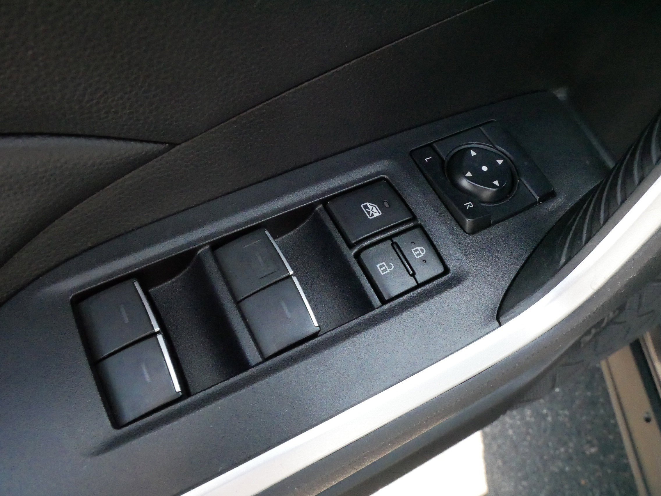 Used 2022 MAGNETIC GRAY M Toyota XLE image 19