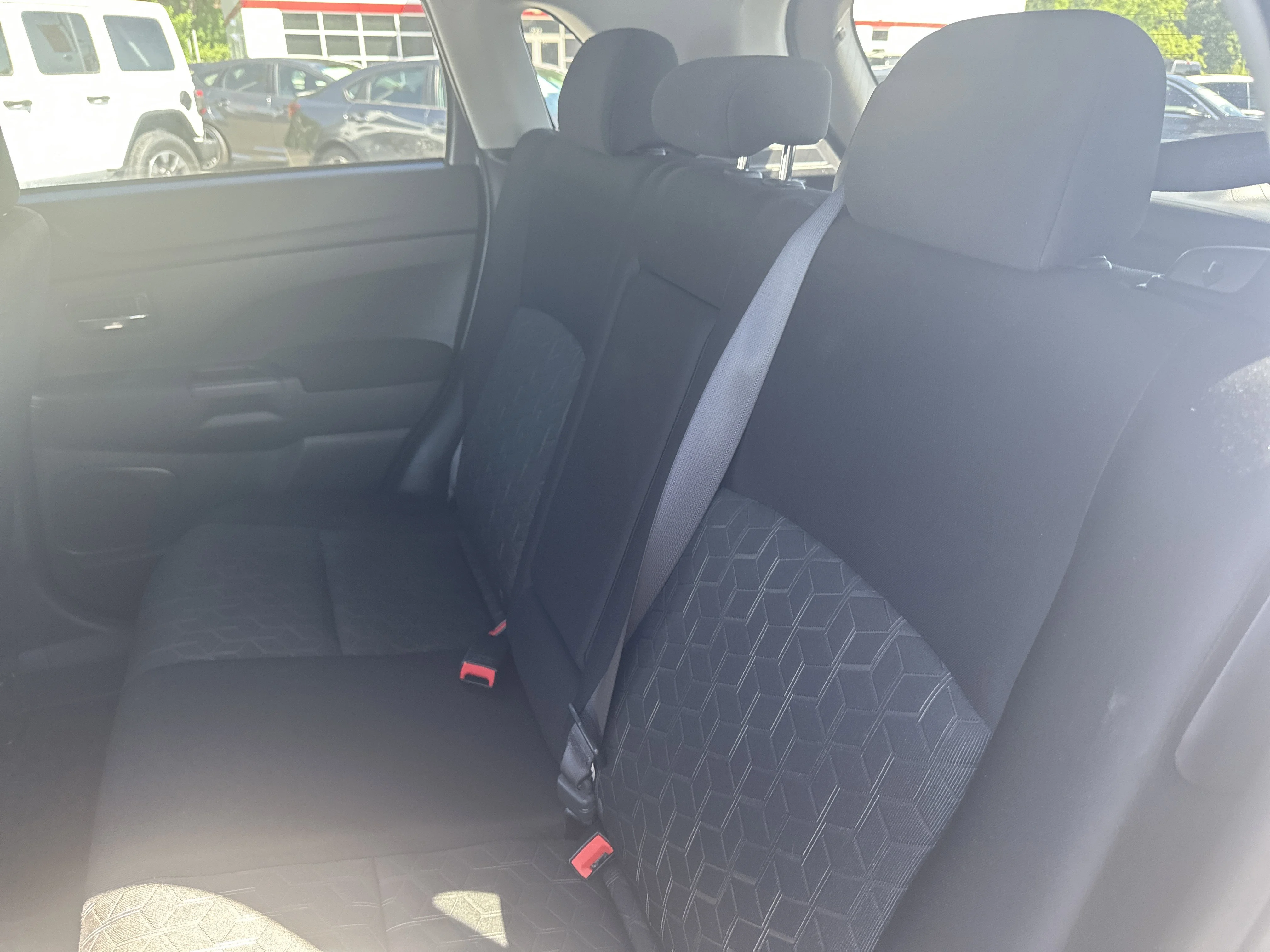 Used 2025  Mitsubishi ES image 20