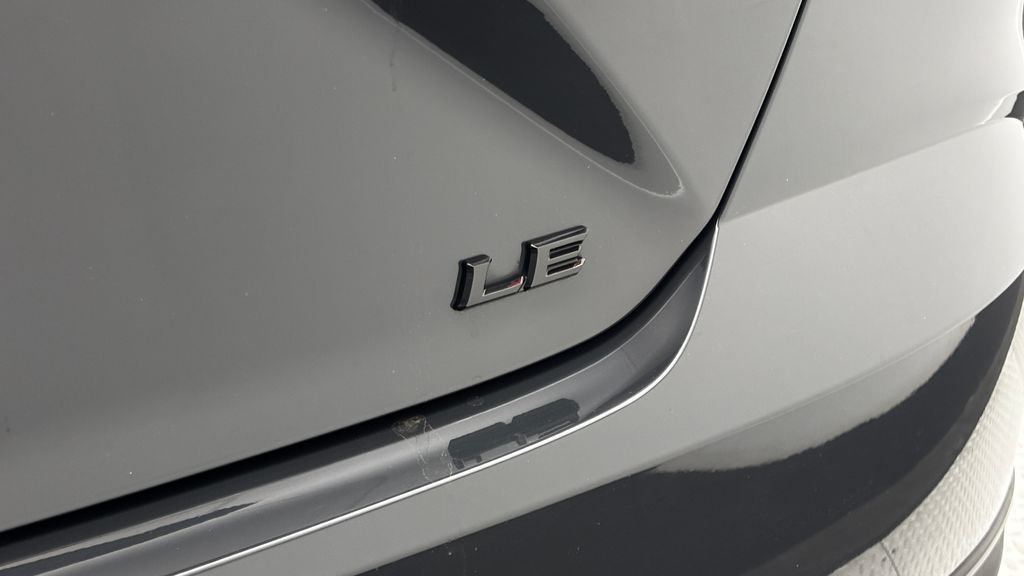 Used 2025  Toyota LE image 9
