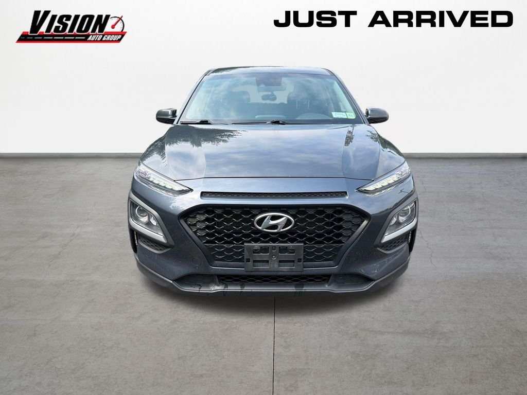 Used 2019 Gray Hyundai SE image 2