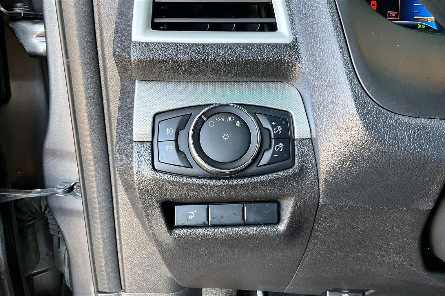 Used 2014 Sterling Gray Metallic Ford XLT image 32
