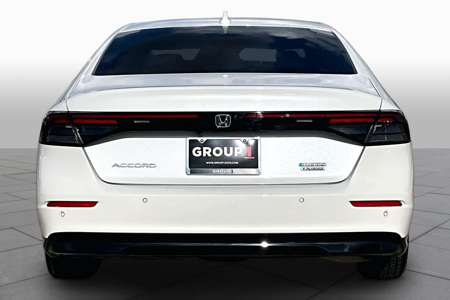 Used 2023 Platinum White Pearl Honda Touring image 5