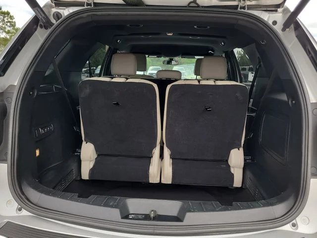 Used 2018 Silver Ford Limited image 11