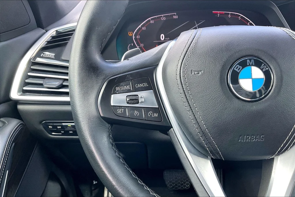 Used 2020 Black BMW sDrive40i image 23