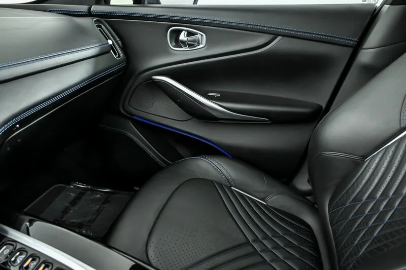 Used 2021 China Grey Aston Martin  image 32
