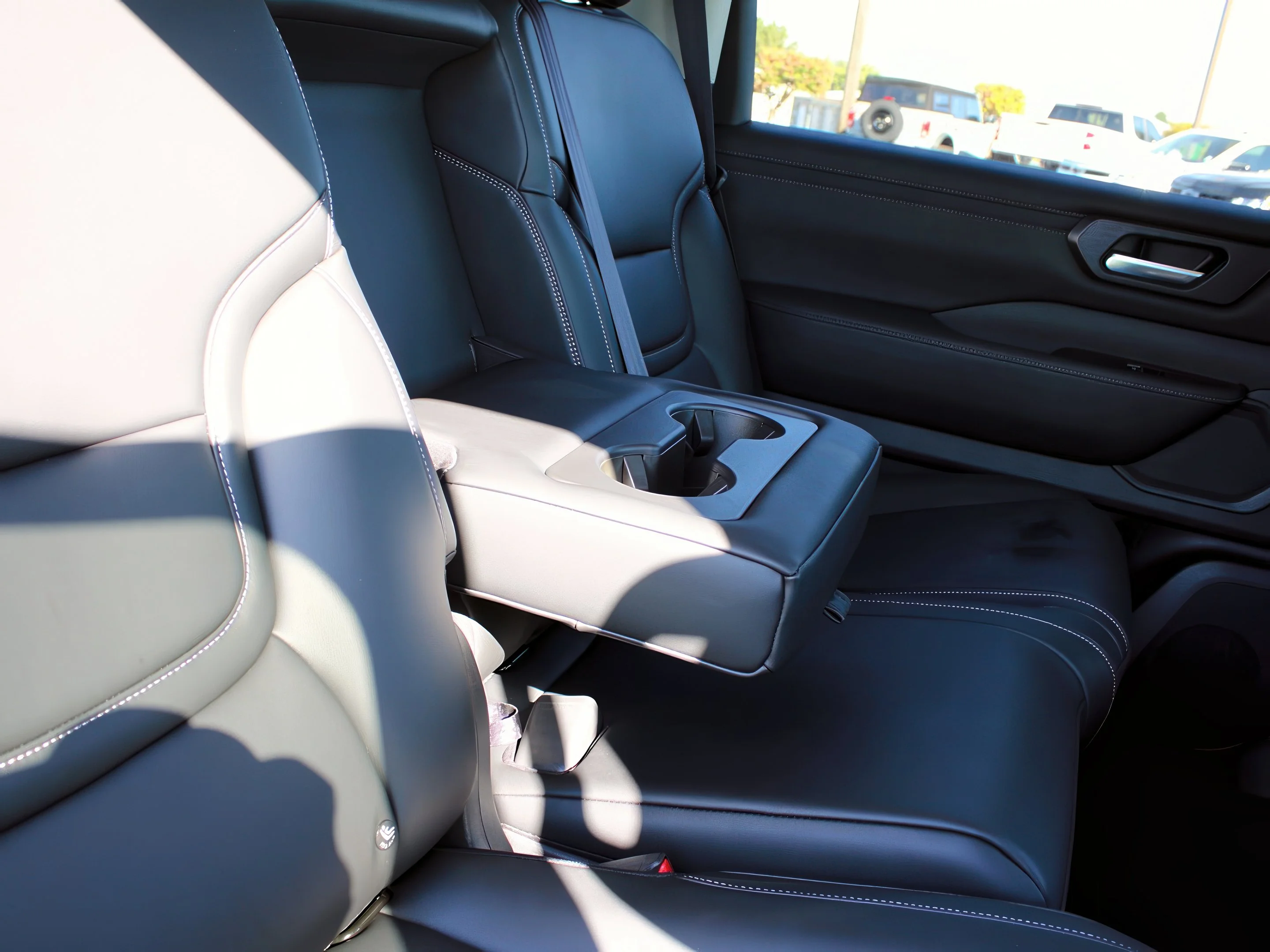 2026 Nissan Armada SV - Photo 29