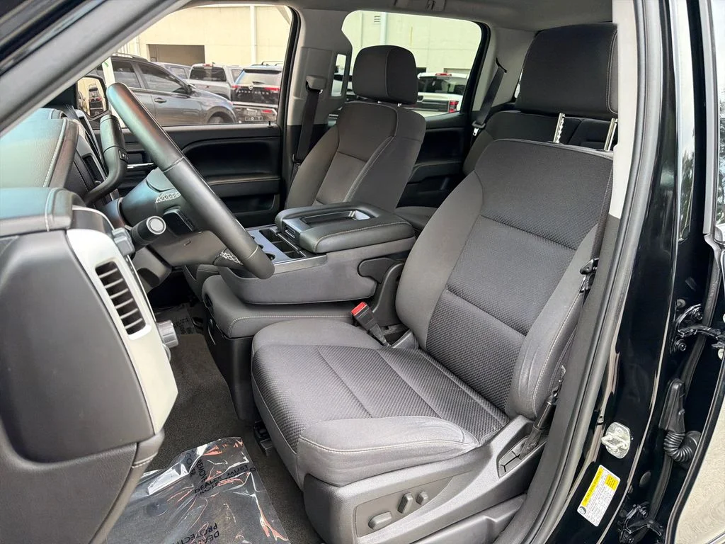Used 2016 Black GMC SLE image 30