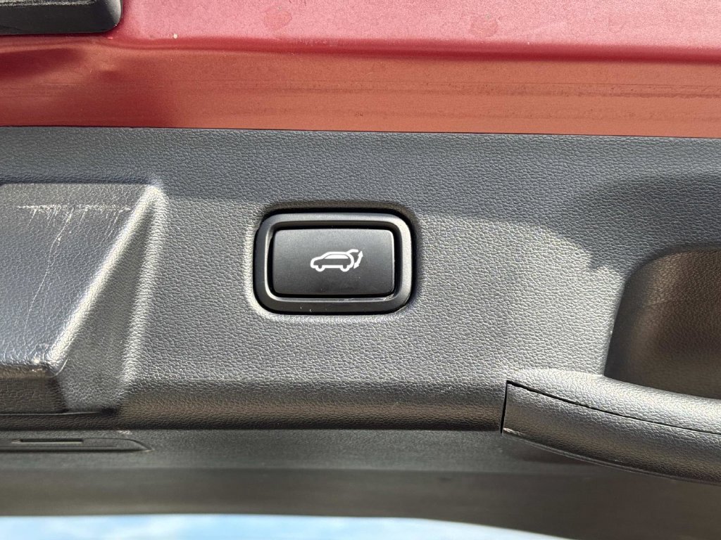 Used 2025 Red Hyundai SEL image 15