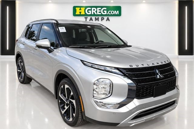Used 2024 Alloy Silver Metallic Mitsubishi SE Black Edition image 3