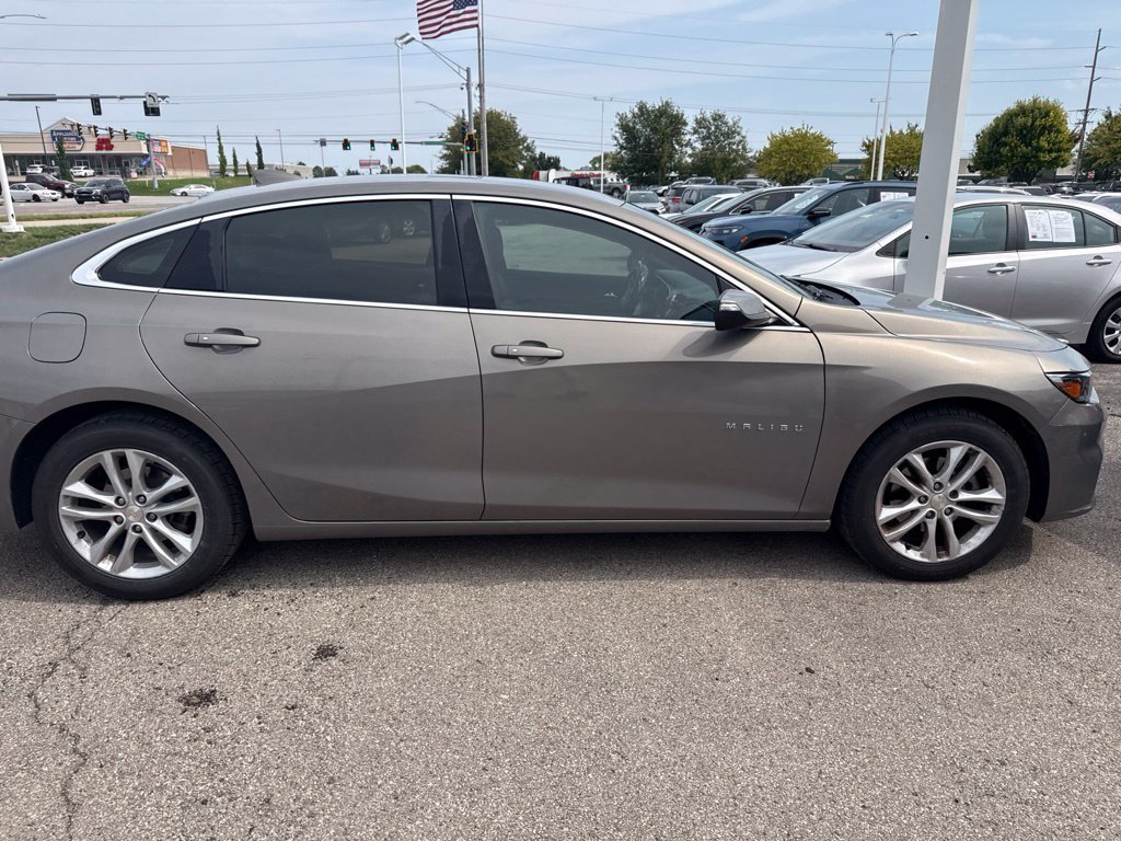 Used 2018 Chevrolet Malibu 1LT with VIN 1G1ZD5ST7JF162568 for sale in Miamisburg, OH