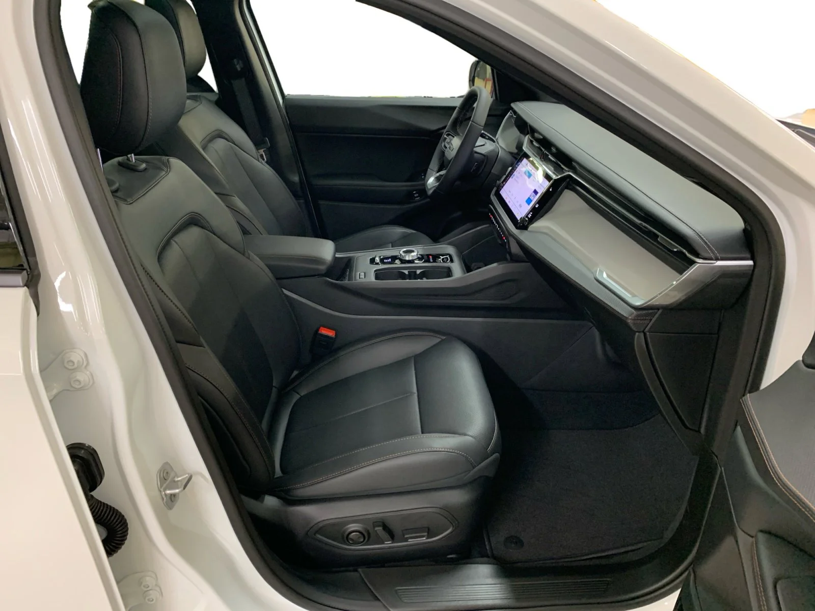 New 2026 Bright White Jeep Limited image 17