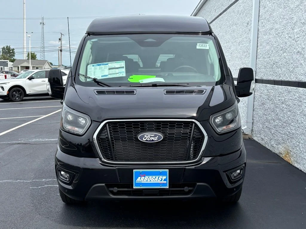 New 2026 Black Ford Explorer Limited SE image 5