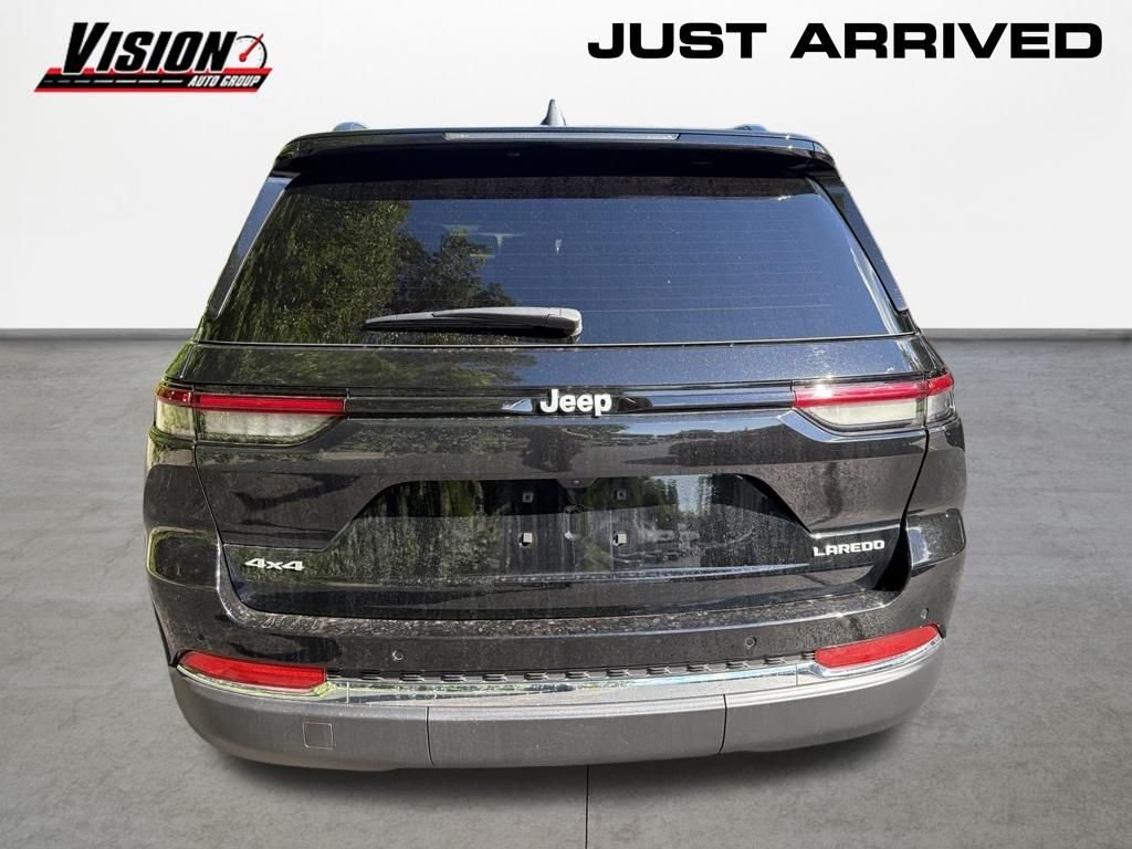 Used 2025 Black Jeep Laredo image 5