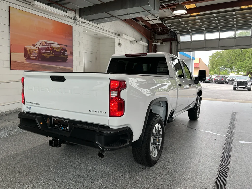 2026 Chevrolet Silverado 2500 HD Custom - Photo 9