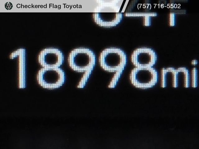 Used 2025 Abyss Black Hyundai SE image 17