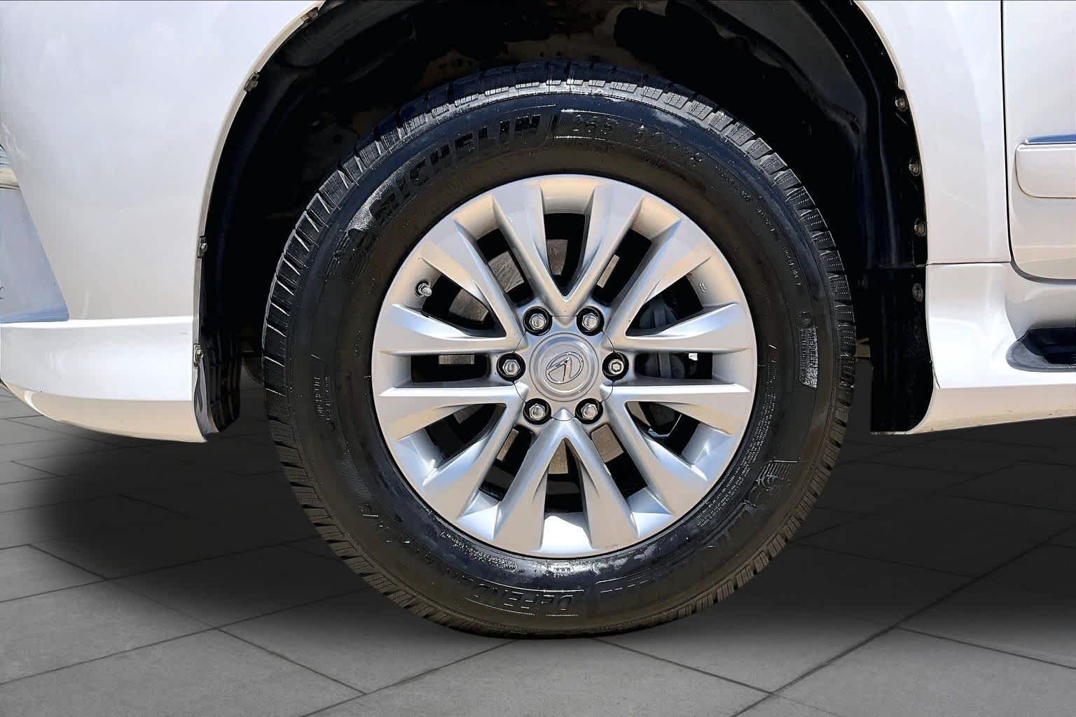 Used 2016 Starfire Pearl Lexus  image 10