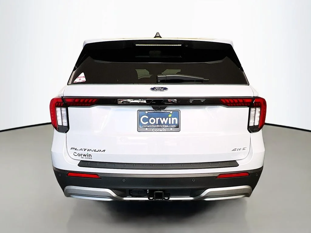 New 2026 Space White Metallic Ford Platinum image 14