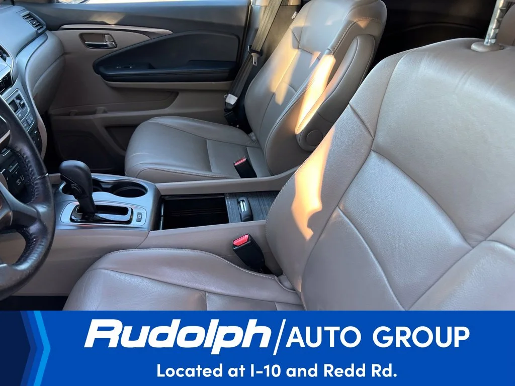 Used 2019 White Diamond Pearl Honda EX-L image 9