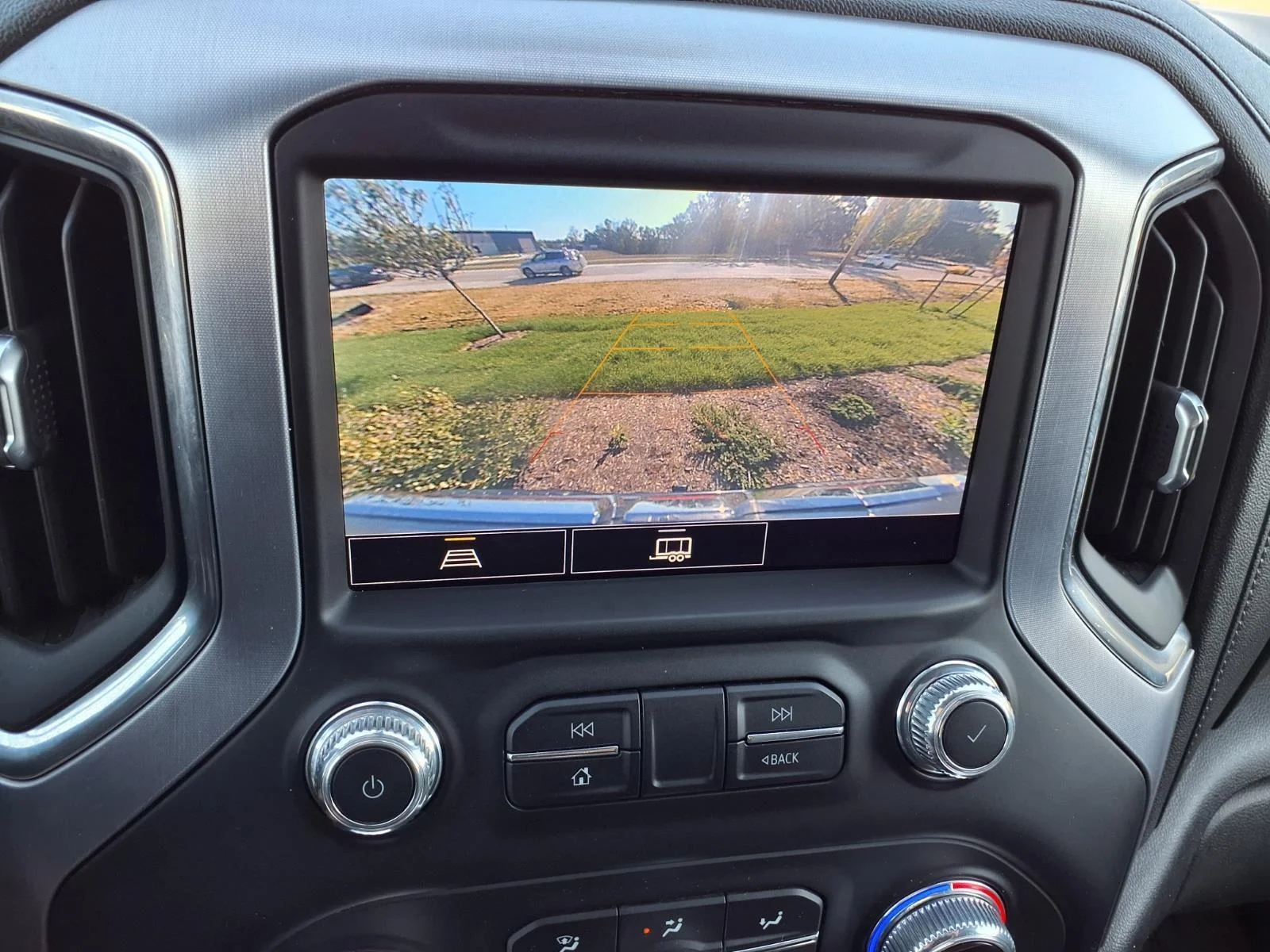 Used 2021 Pacific Blue Metallic GMC Elevation image 8