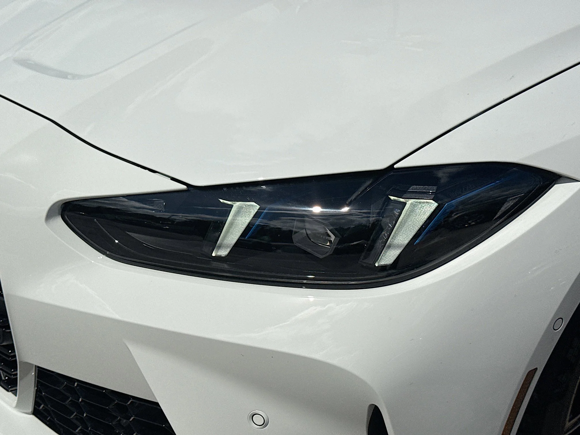 New 2027 Alpine White BMW Competition xDrive image 9