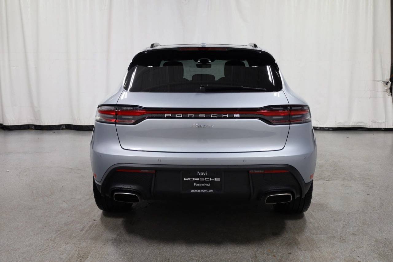 2026 Porsche Macan T - Photo 7