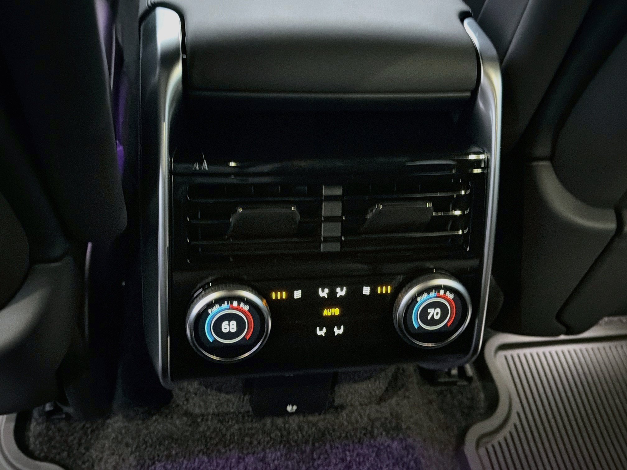 New 2027 Fuji White LAND ROVER  image 20