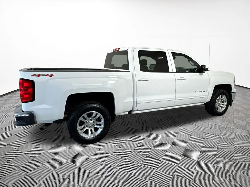 Used 2015 White Chevrolet LT image 9