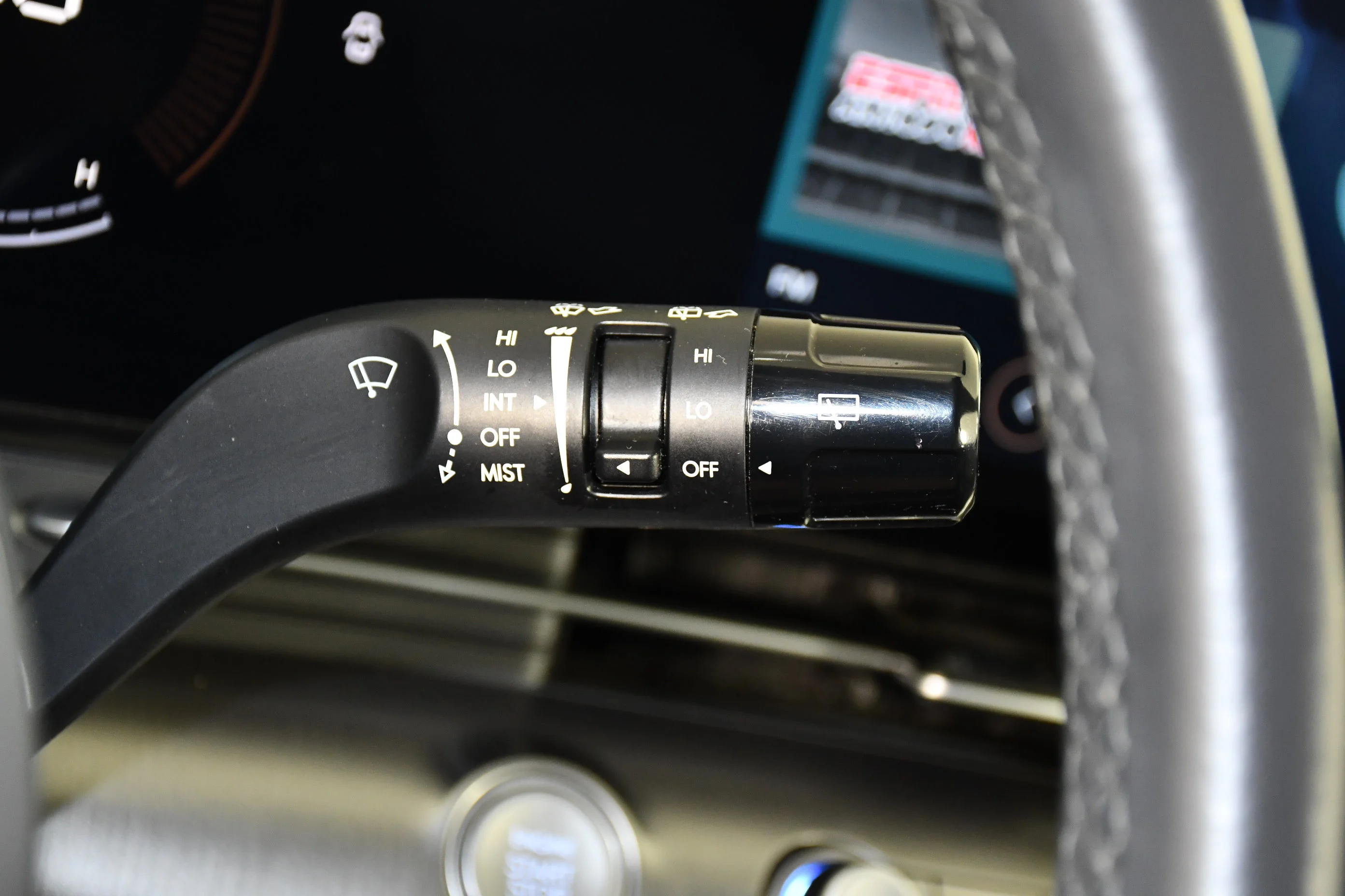 Used 2025 Abyss Black Pearl Hyundai SEL image 24