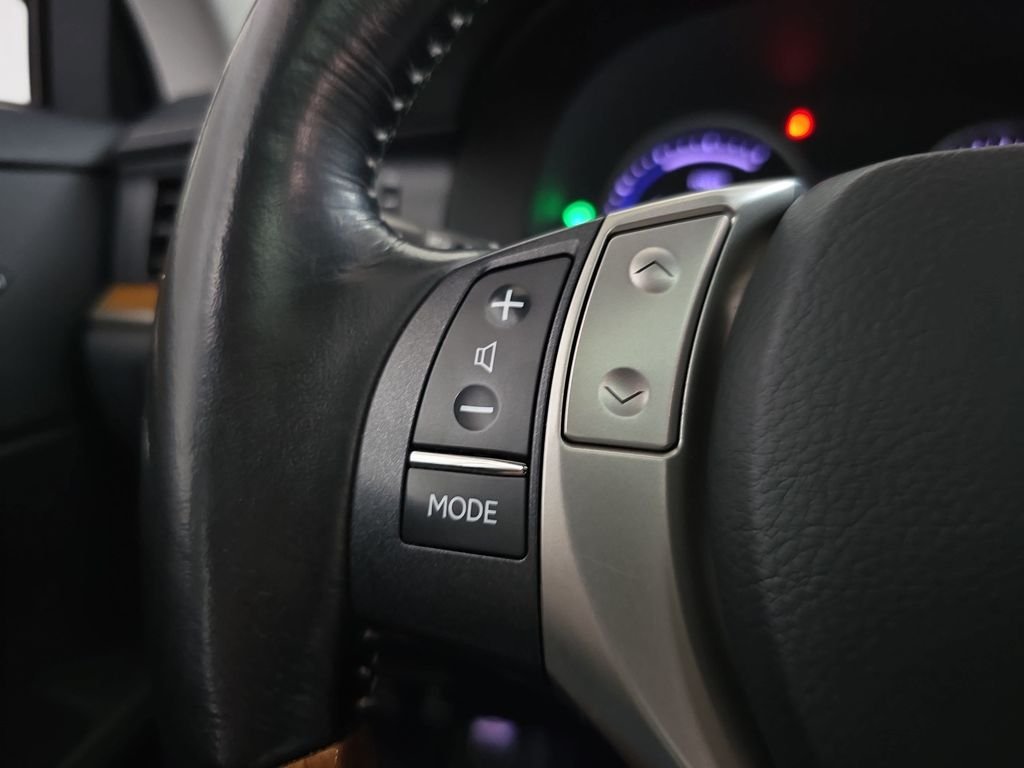 Used 2015 Obsidian Lexus 300h image 17