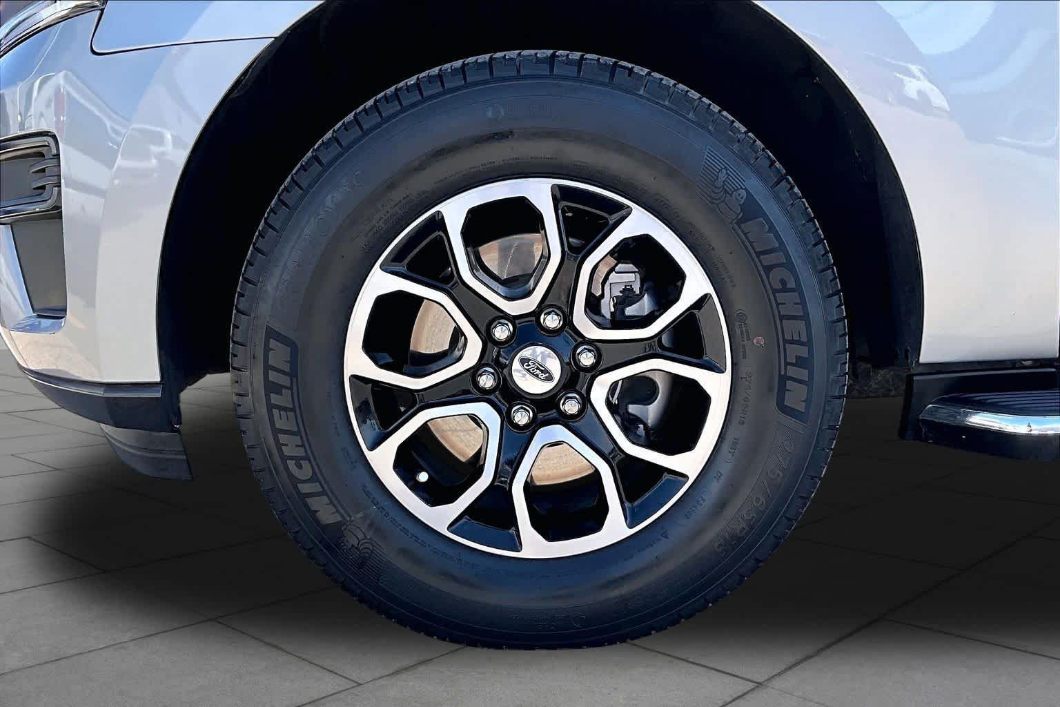 Used 2023 Iconic Silver Metallic Ford XLT image 10