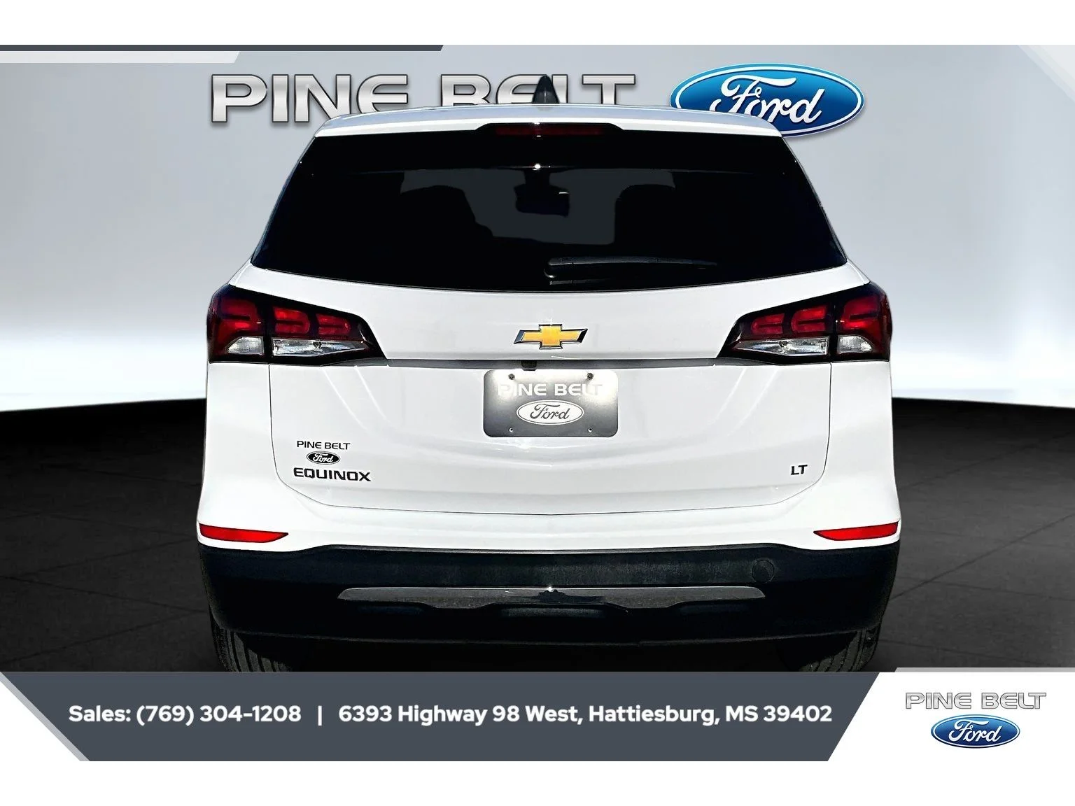 Used 2022 Summit White Chevrolet LT image 4