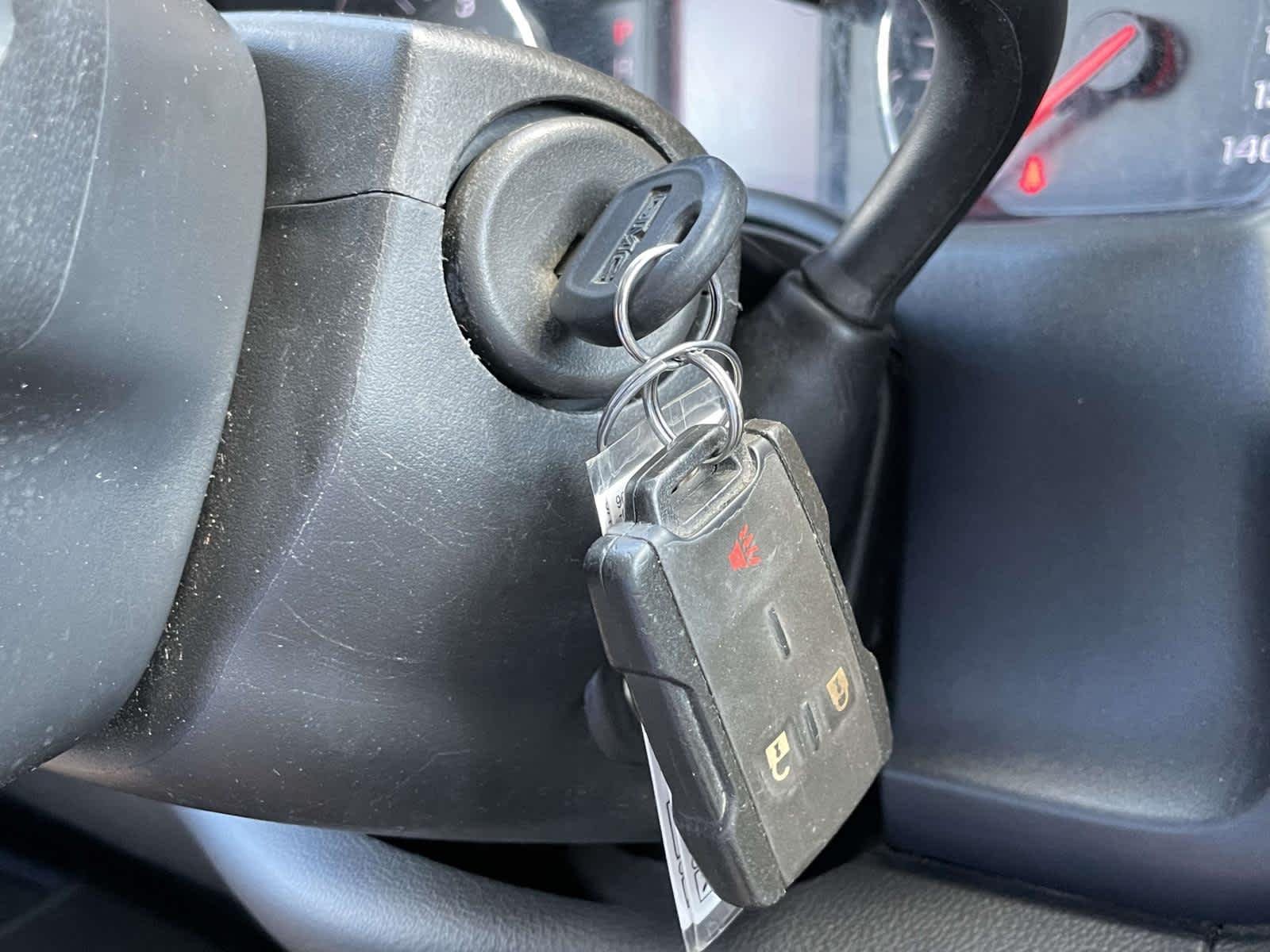 Used 2019 Quicksilver Metallic GMC  image 4