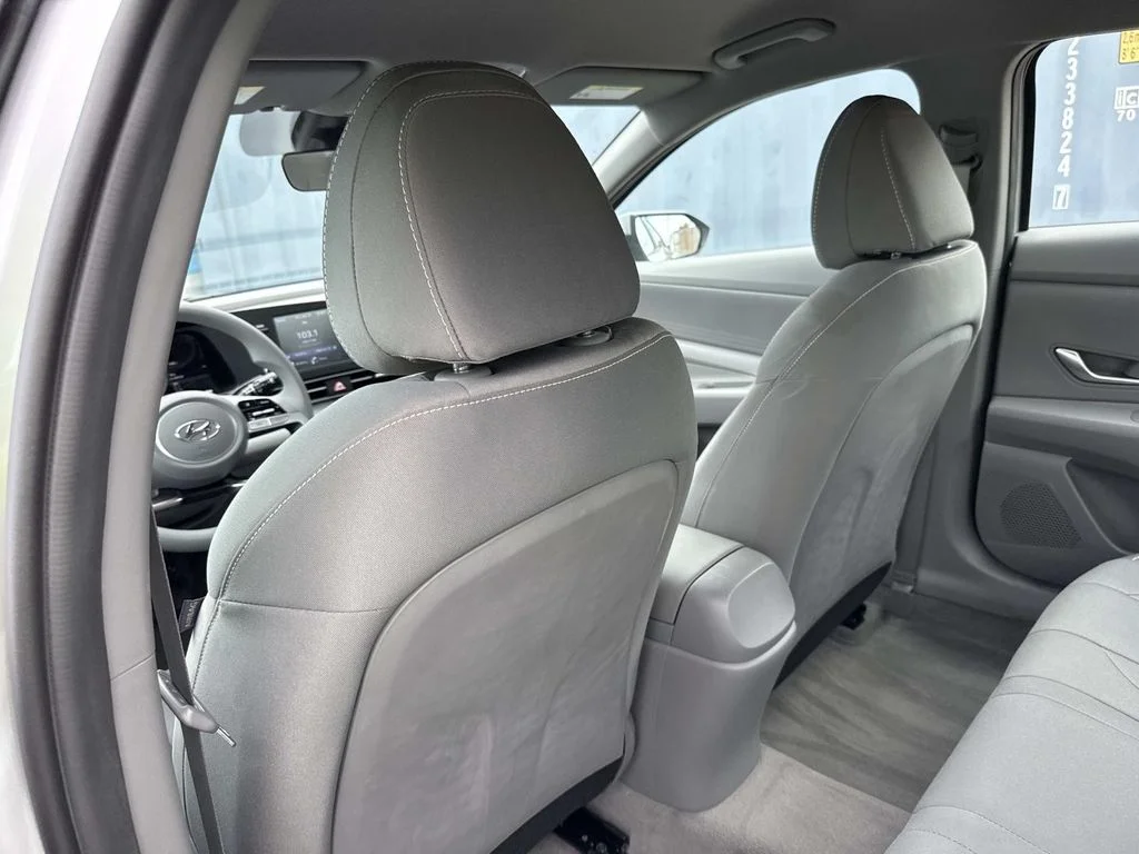Used 2022 Silver Hyundai SEL image 13