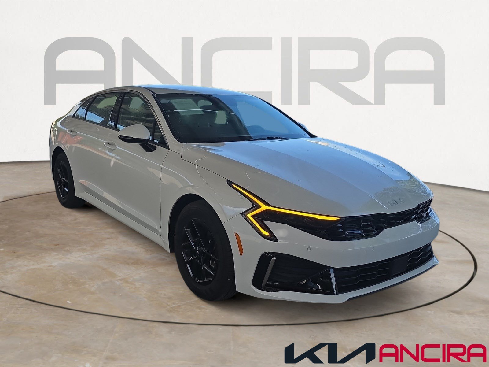 Certified Used 2025 Snow White Pearl Kia LXS image 1
