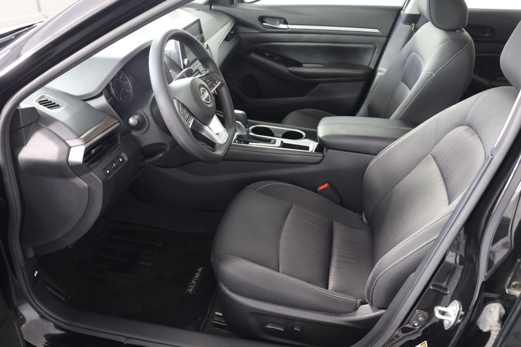 Used 2023 Black Nissan 2.5 SV image 18
