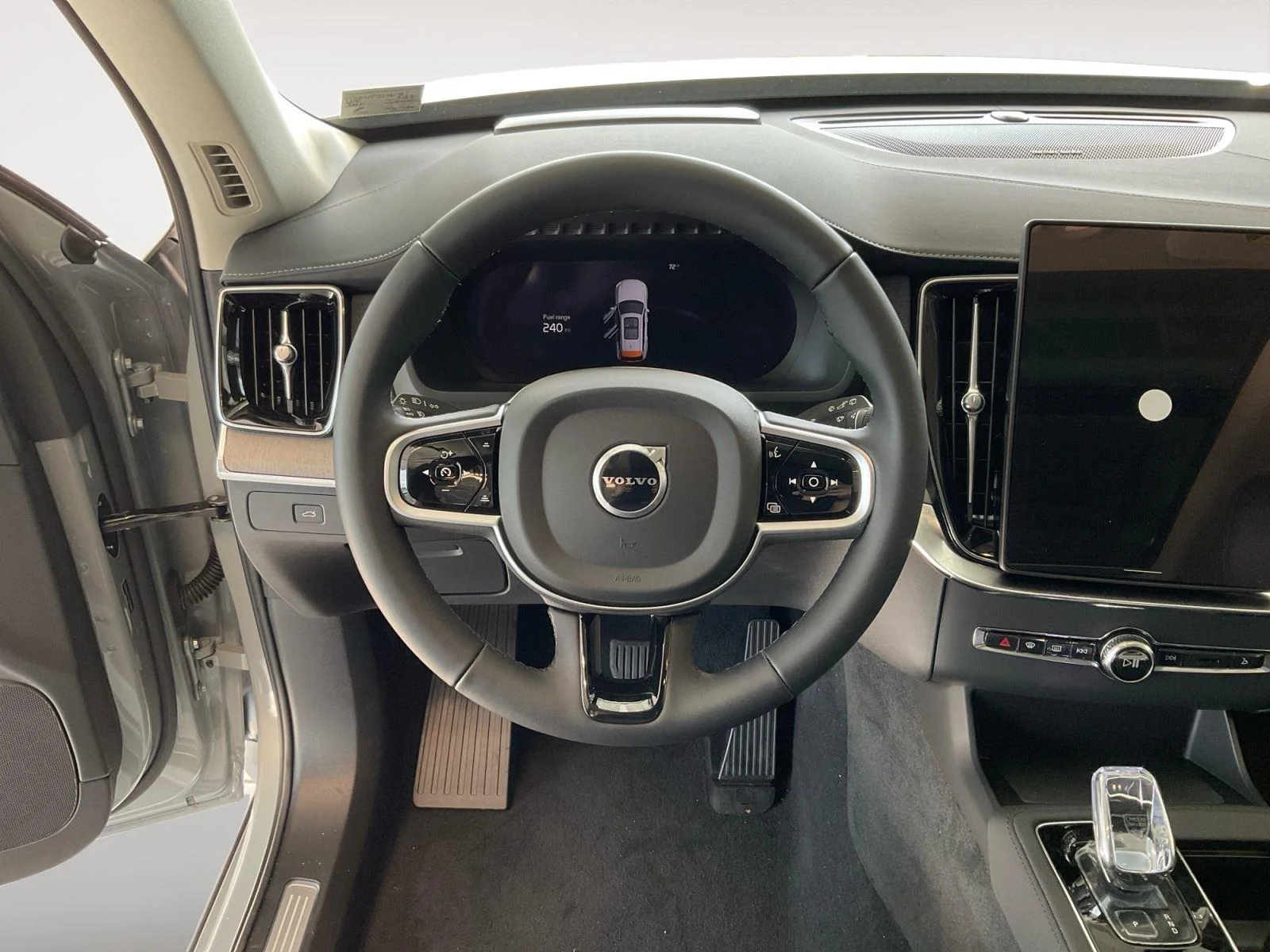 2026 Volvo XC90 Ultra - Photo 12