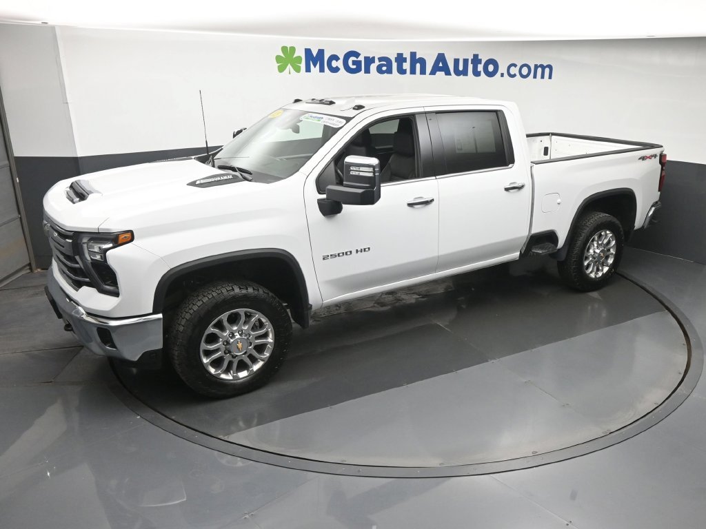 Used 2025 White Chevrolet LTZ image 22