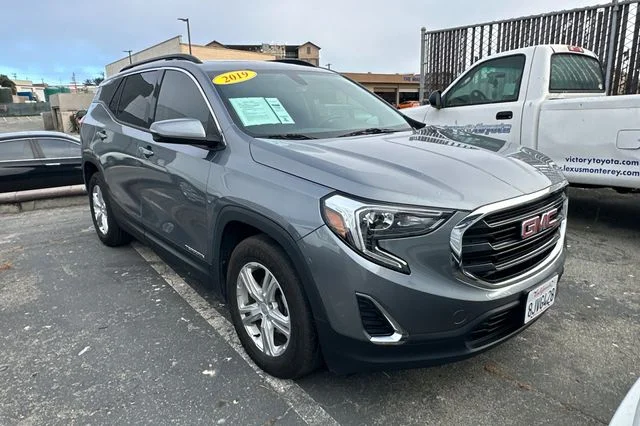 Used 2019 Gray GMC SLE image 2