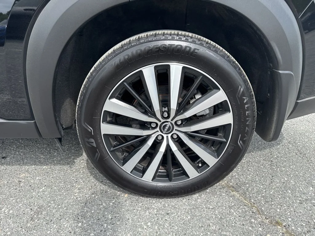 Used 2023 Black Nissan Platinum image 35