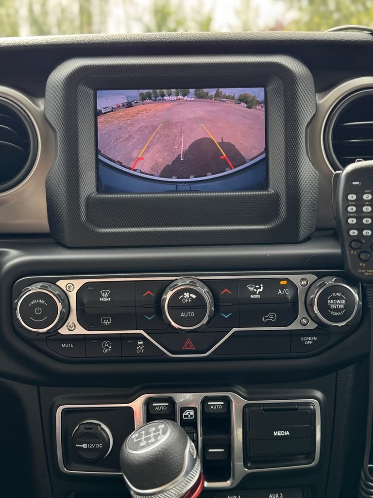 Used 2018 Granite Crystal Metallic Clearcoat Jeep Unlimited Sport S image 18