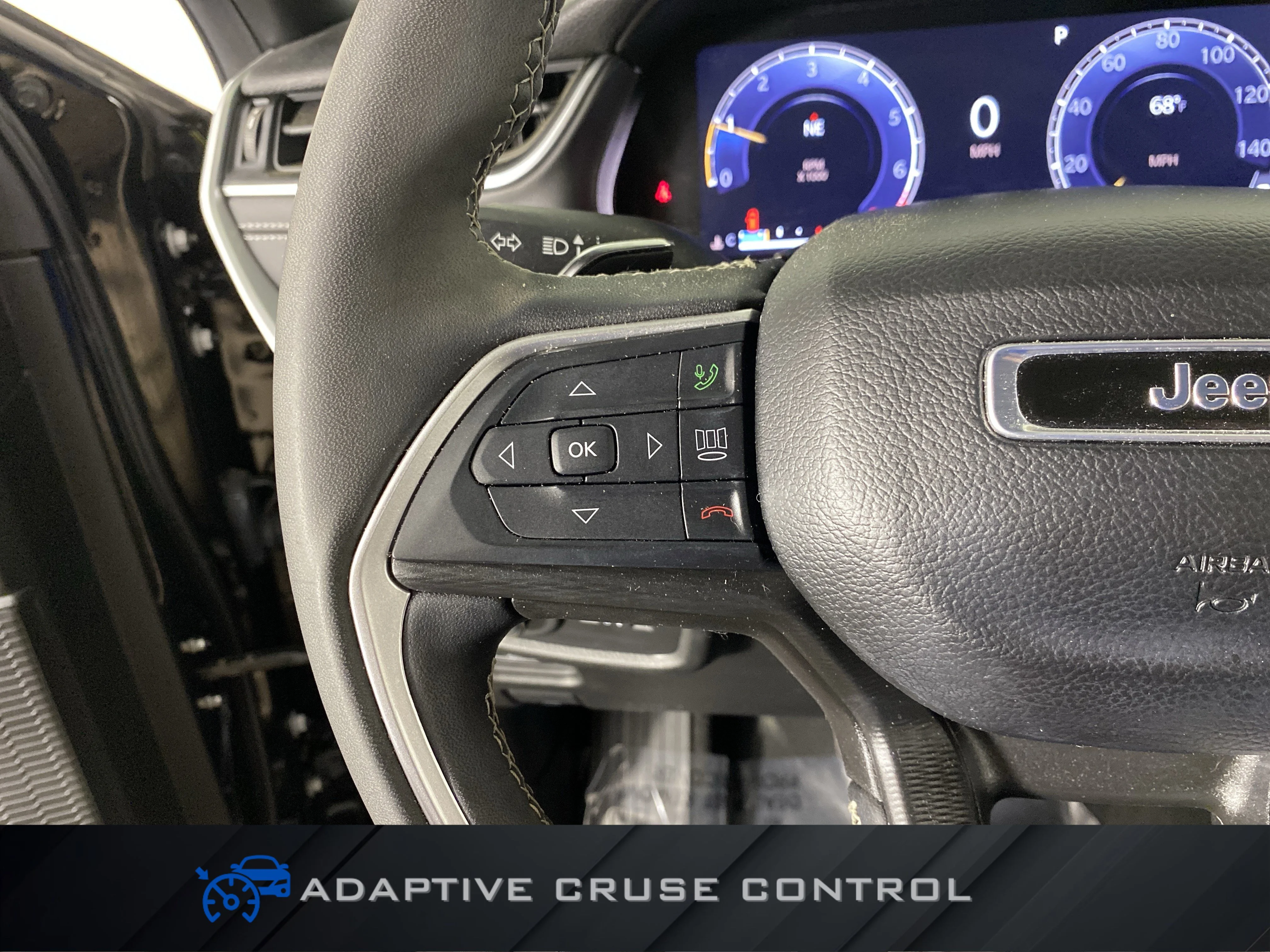 Used 2024 Diamond Black Crystal Pearlcoat Jeep Laredo image 22