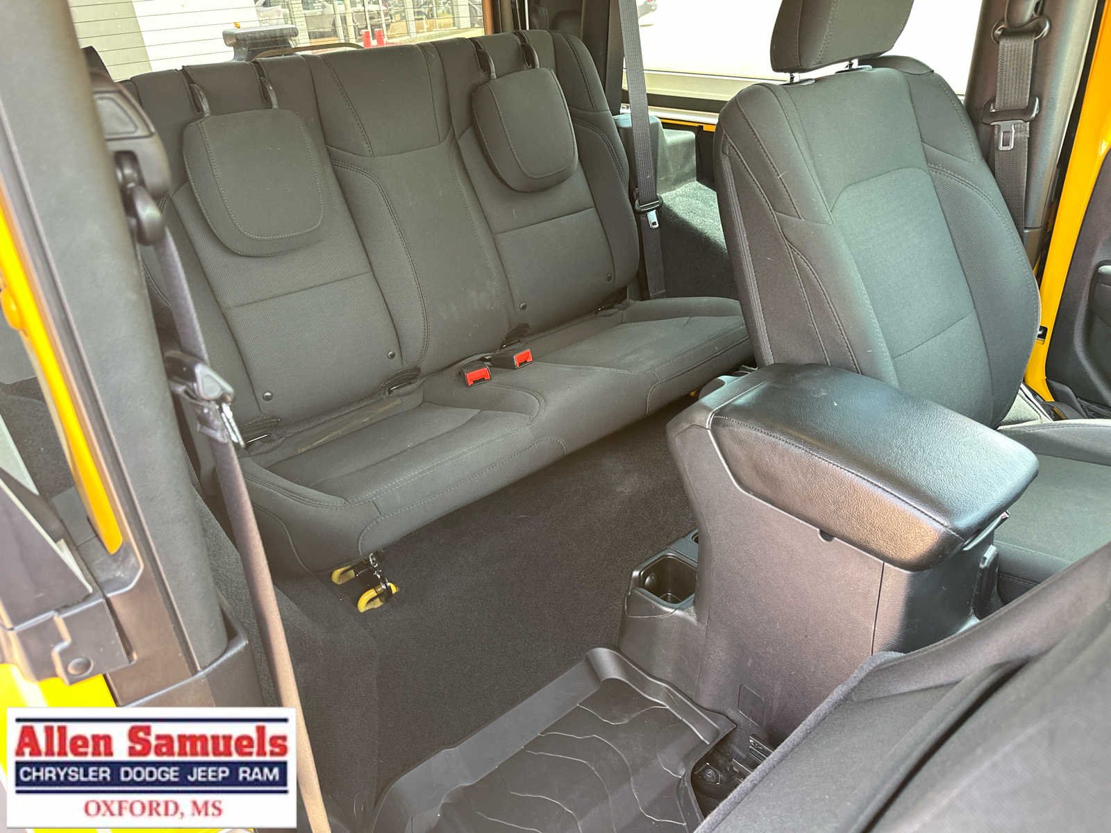 Used 2021 Hellayella Clearcoat Jeep Sport S image 31
