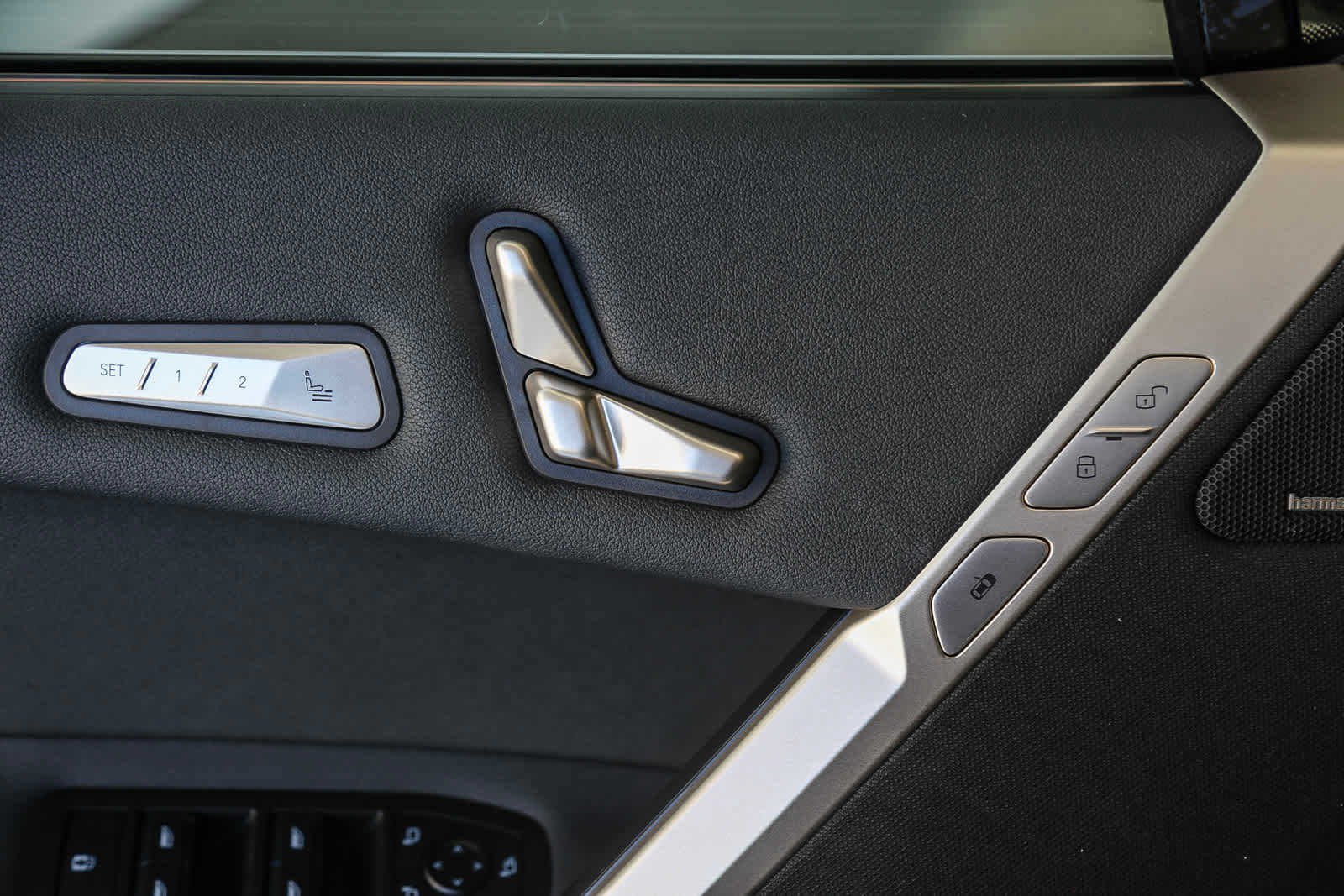 2025 BMW iX 50 - Photo 22