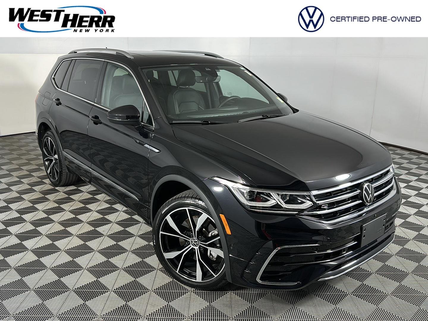 2024 Volkswagen Tiguan 2.0T SEL R-Line 4Motion's photo