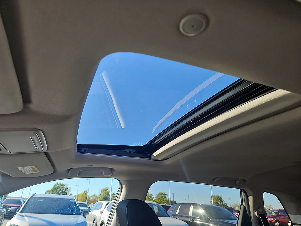 2027 Honda CR-V EX, photo 9 of 12